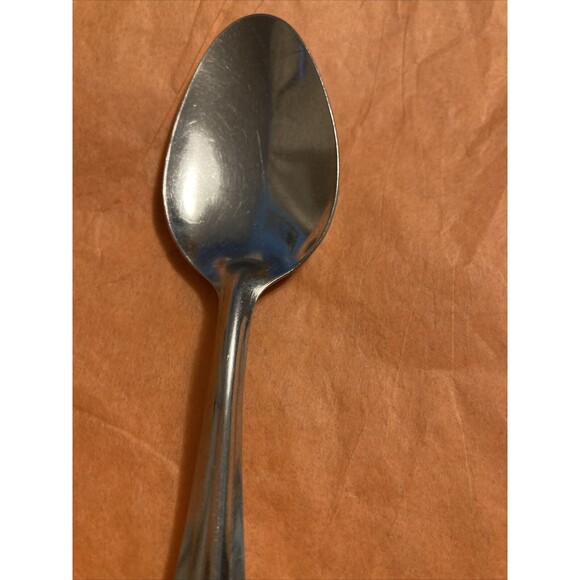 International Silver SMITHFIELD Stainless Steel Solid Teaspoon Spoon - Picture 3 of 5